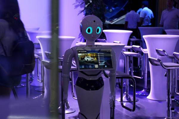 捷途智慧汽車(chē)展廳機(jī)器人